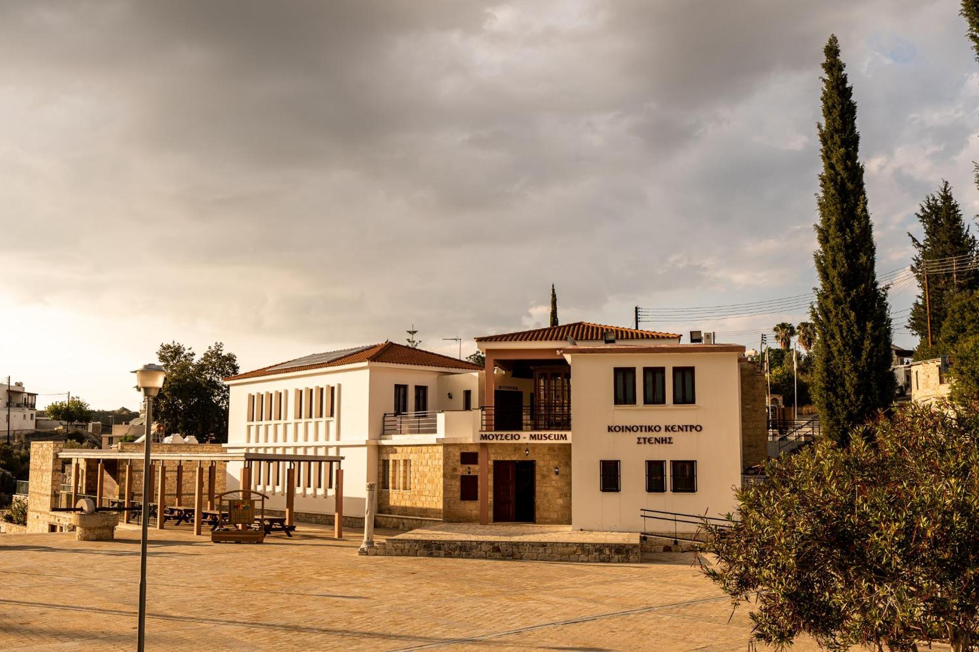 Harma Traditional Boutique Suites Пафос Екстериор снимка