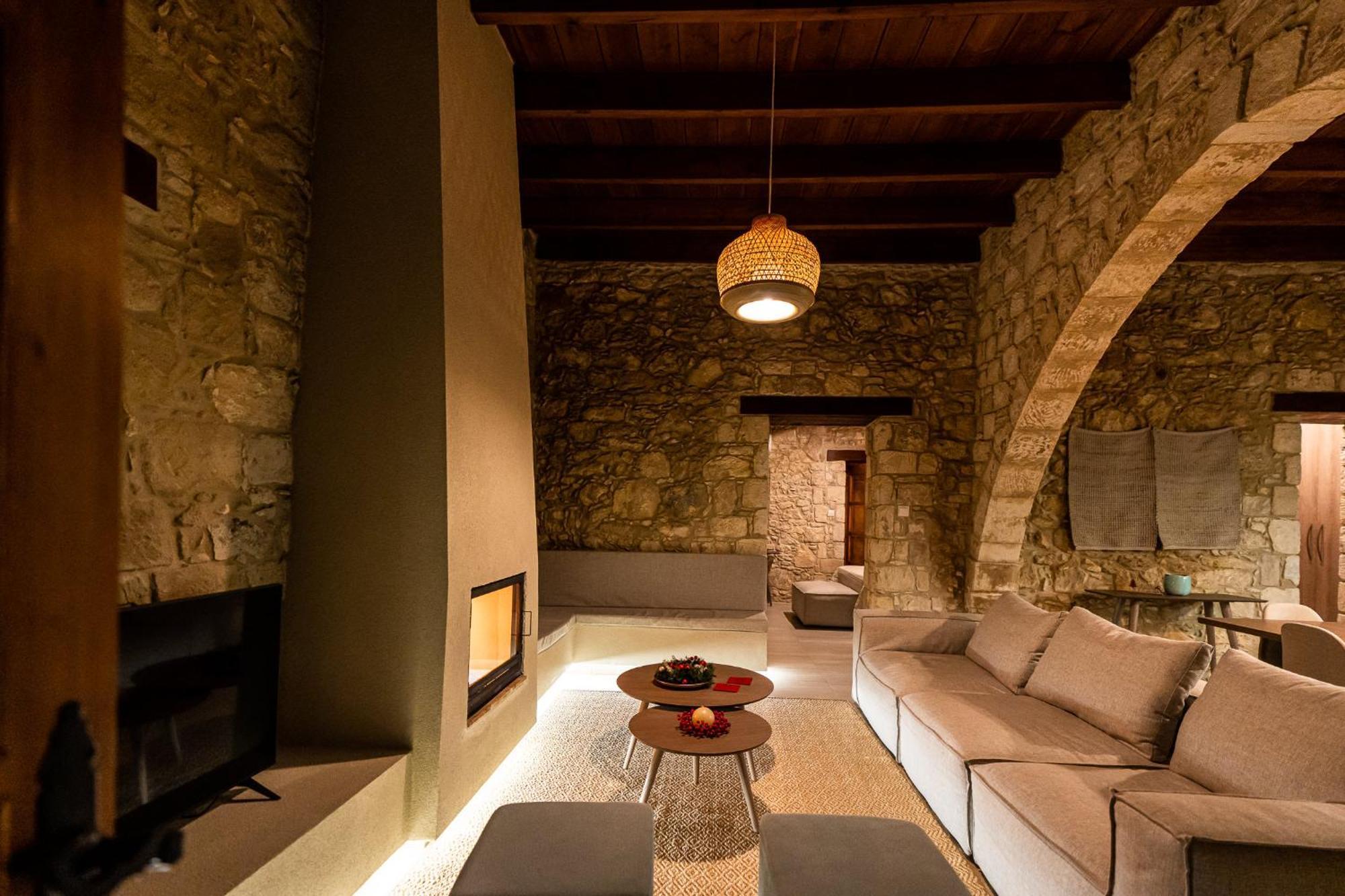 Harma Traditional Boutique Suites Пафос Стая снимка