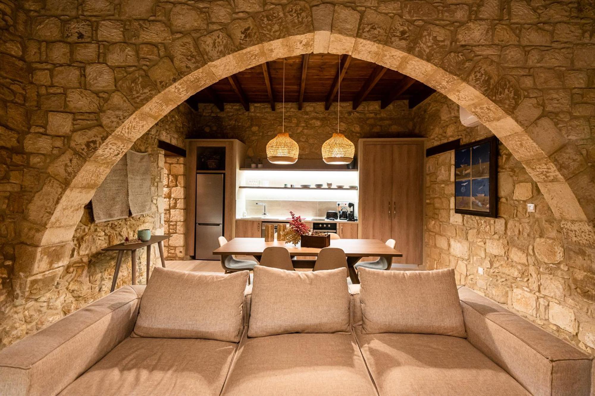 Harma Traditional Boutique Suites Пафос Стая снимка