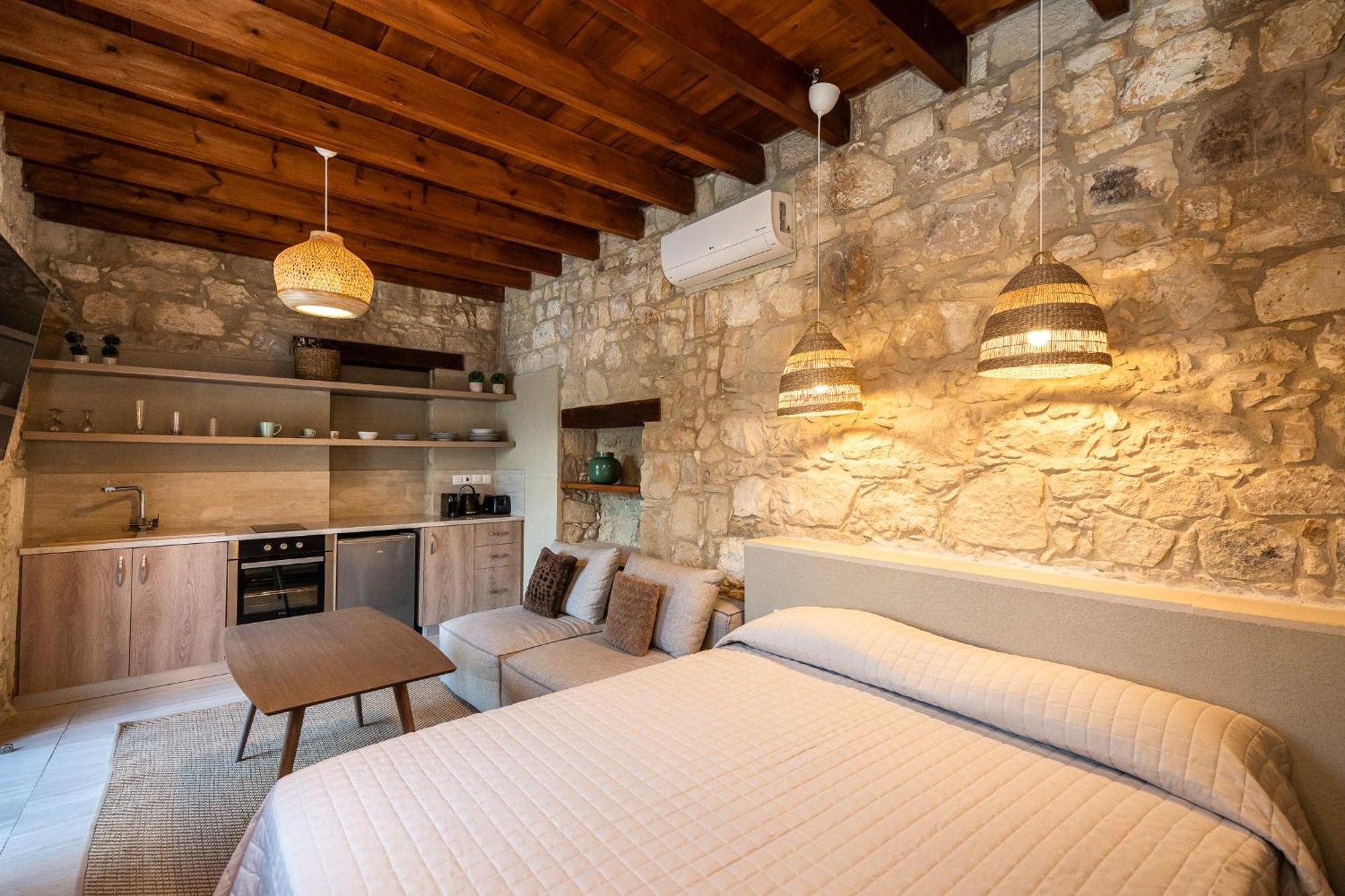 Harma Traditional Boutique Suites Пафос Стая снимка