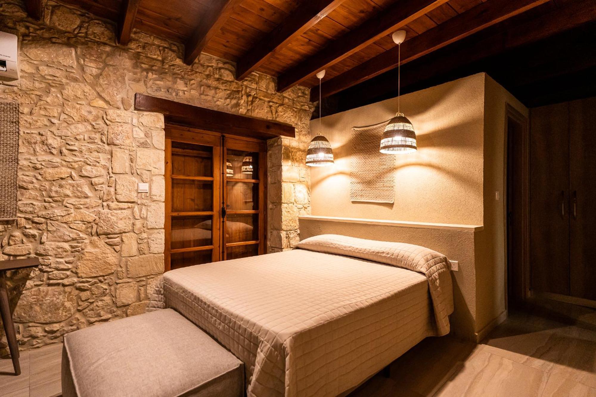 Harma Traditional Boutique Suites Пафос Стая снимка