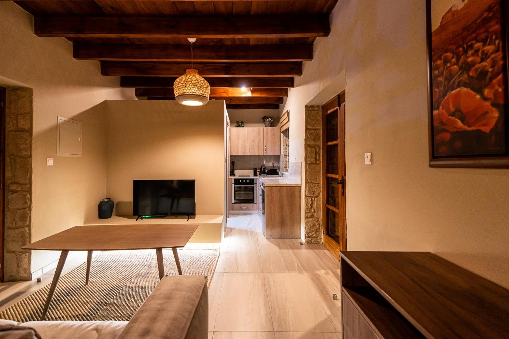 Harma Traditional Boutique Suites Пафос Стая снимка